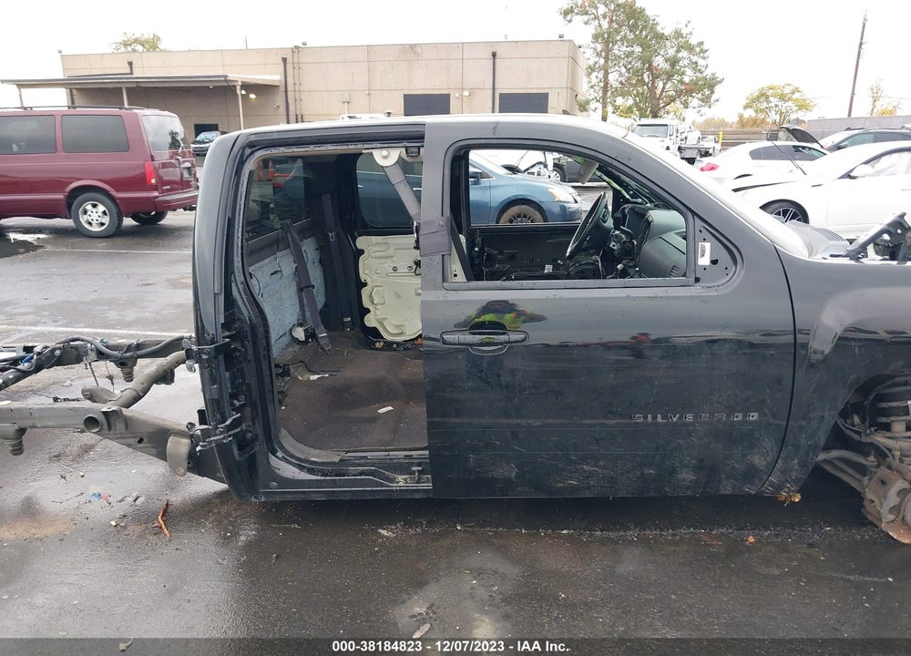 2011 CHEVROLET SILVERADO 1500 VIN: 1GCRKSE32BZ267333