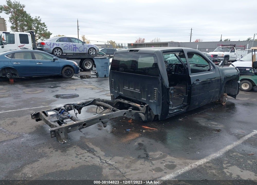 2011 CHEVROLET SILVERADO 1500 VIN: 1GCRKSE32BZ267333