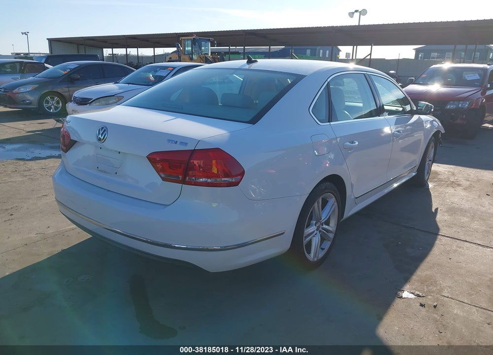 2013 VOLKSWAGEN PASSAT 2.0L TDI SE VIN: 1VWBN7A37DC008142