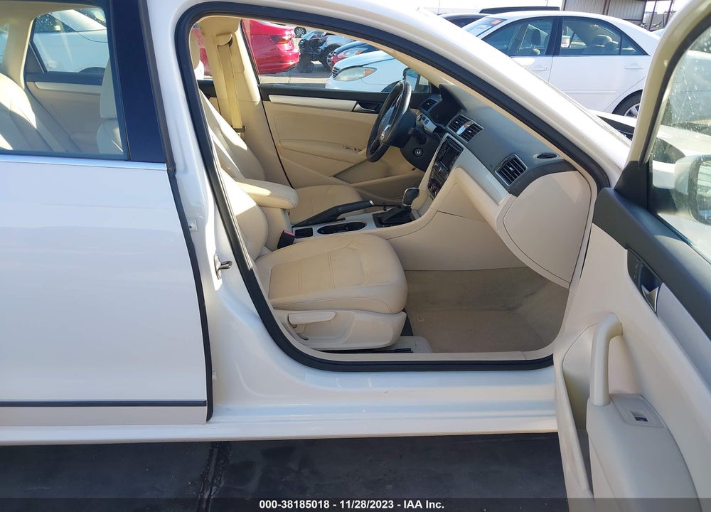 2013 VOLKSWAGEN PASSAT 2.0L TDI SE VIN: 1VWBN7A37DC008142
