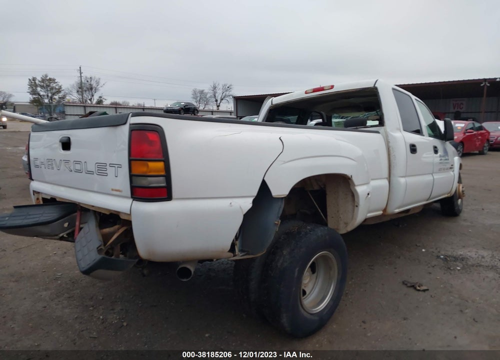 2005 CHEVROLET SILVERADO 3500 LS VIN: 1GCJC332X5F953135
