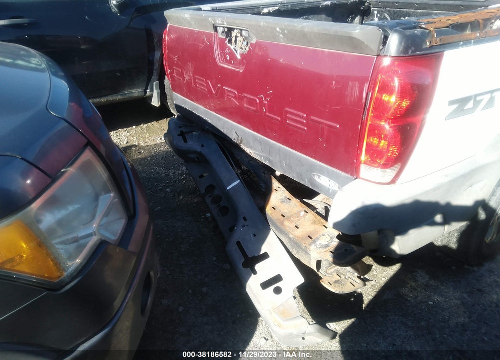 2002 CHEVROLET AVALANCHE VIN: 3GNEK13T42G124211