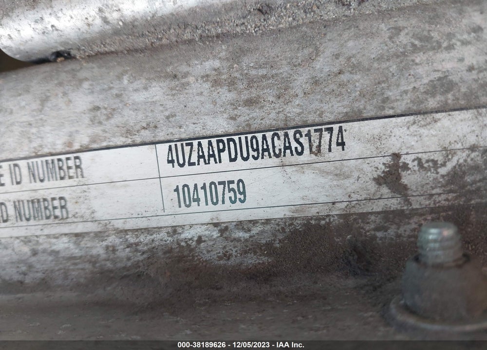 2010 FREIGHTLINER CHASSIS M LINE WALK-IN VAN VIN: 4UZAAPDU9ACAS1774