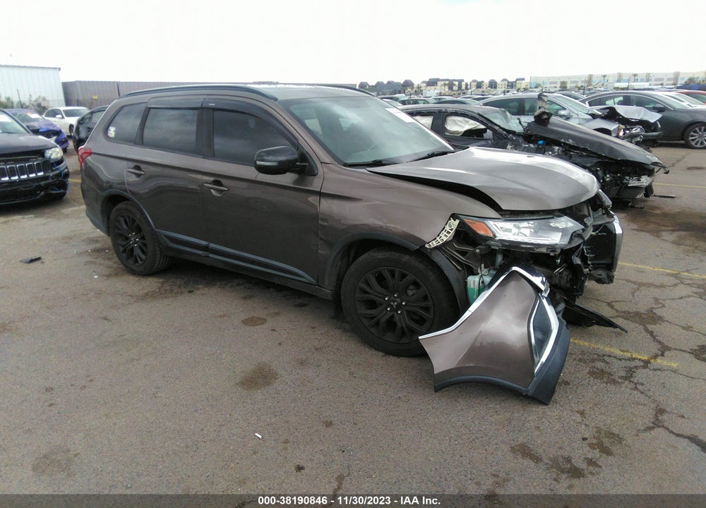 2018 MITSUBISHI OUTLANDER LE VIN: JA4AD3A38JZ029904