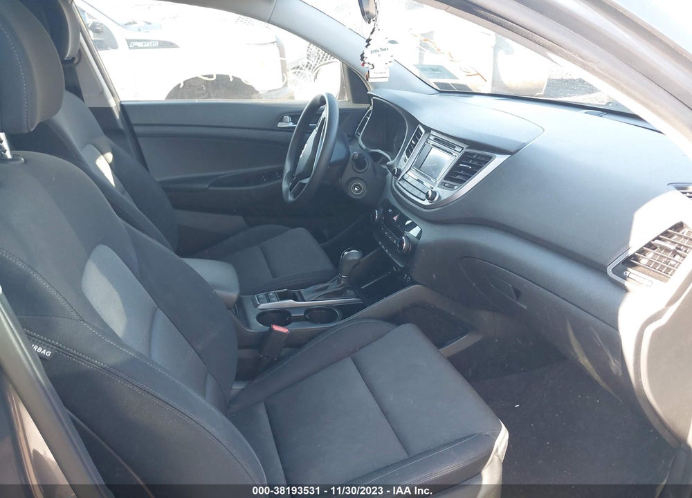 2016 HYUNDAI TUCSON SE VIN: KM8J3CA49GU199708