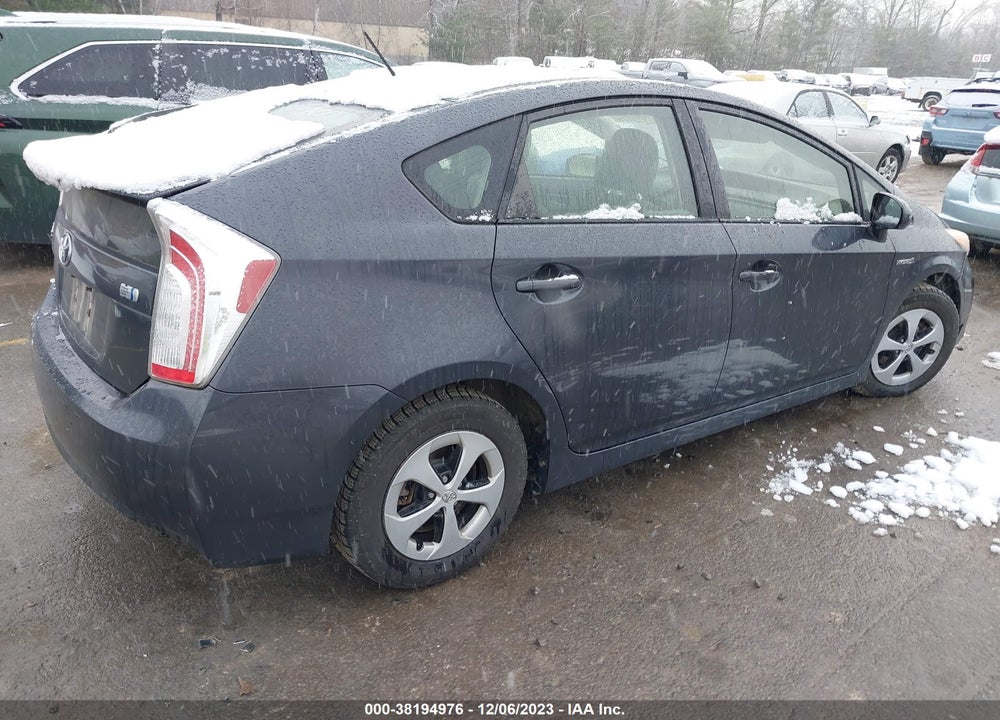 2013 TOYOTA PRIUS TWO VIN: JTDKN3DU4D5604538