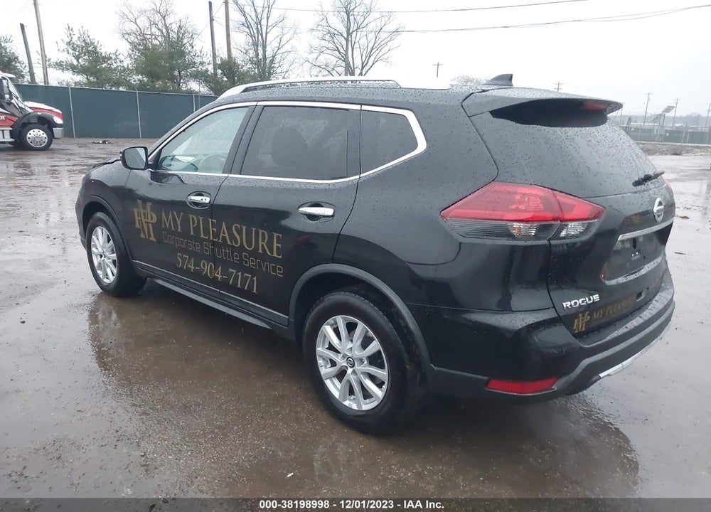 2018 NISSAN ROGUE SV VIN: KNMAT2MV2JP591695