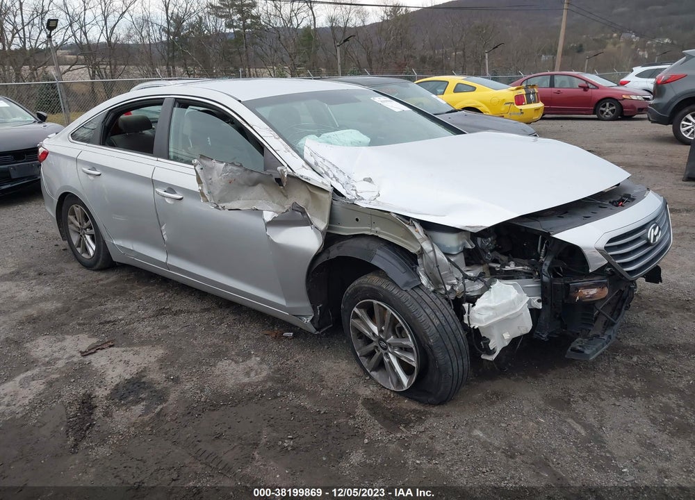 2016 HYUNDAI SONATA SE VIN: 5NPE24AFXGH303908