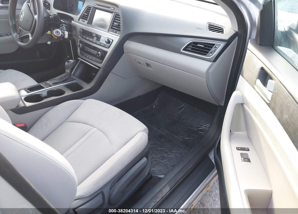 2016 HYUNDAI SONATA VIN: 5NPE34AF4GH404908