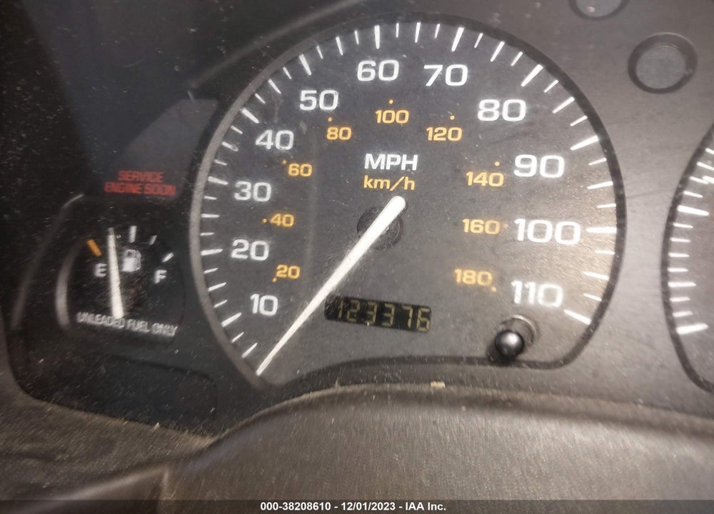 1998 SATURN SC1 VIN: 1G8ZE1281WZ155494