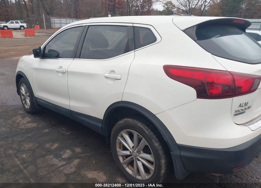 2018 NISSAN ROGUE SPORT S VIN: JN1BJ1CP2JW192298