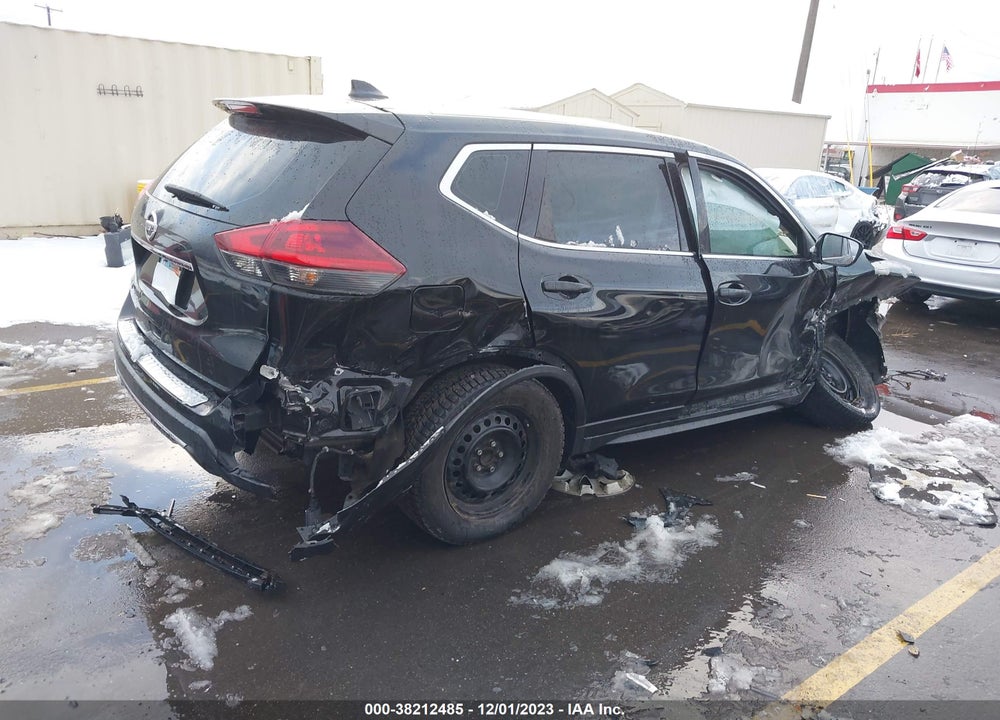 2018 NISSAN ROGUE S VIN: KNMAT2MT6JP531630
