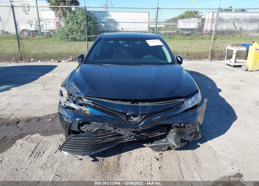 2018 TOYOTA CAMRY VIN: 4T1B11HK8JU535973