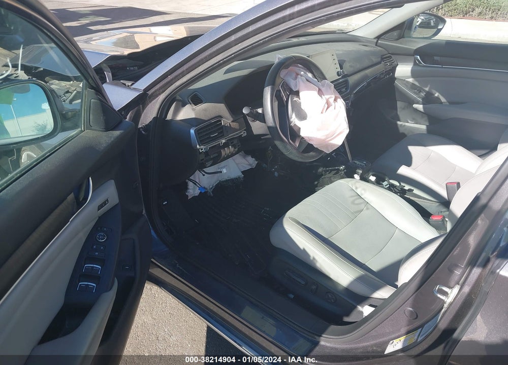 2018 HONDA ACCORD TOURING VIN: 1HGCV1F93JA016796