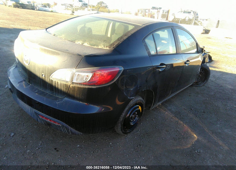 2011 MAZDA 3 I SPORT VIN: JM1BL1UGXB1420715