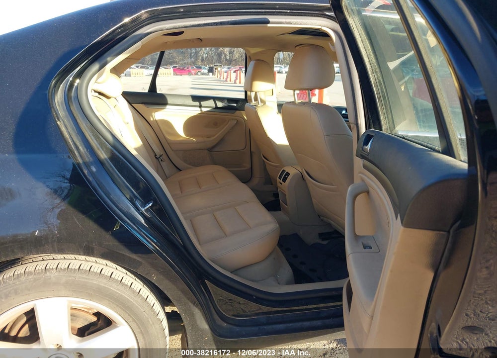 2008 VOLKSWAGEN JETTA VIN: 3VWRZ71K48M183723