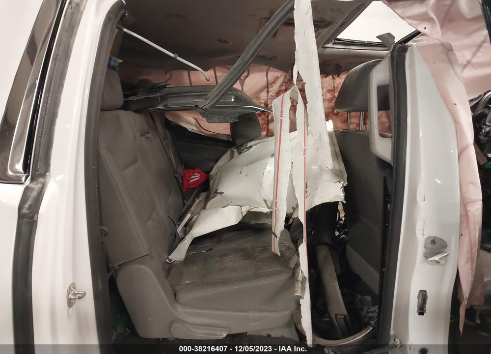 2019 CHEVROLET SUBURBAN VIN: 1GNSKHKC9KR352816