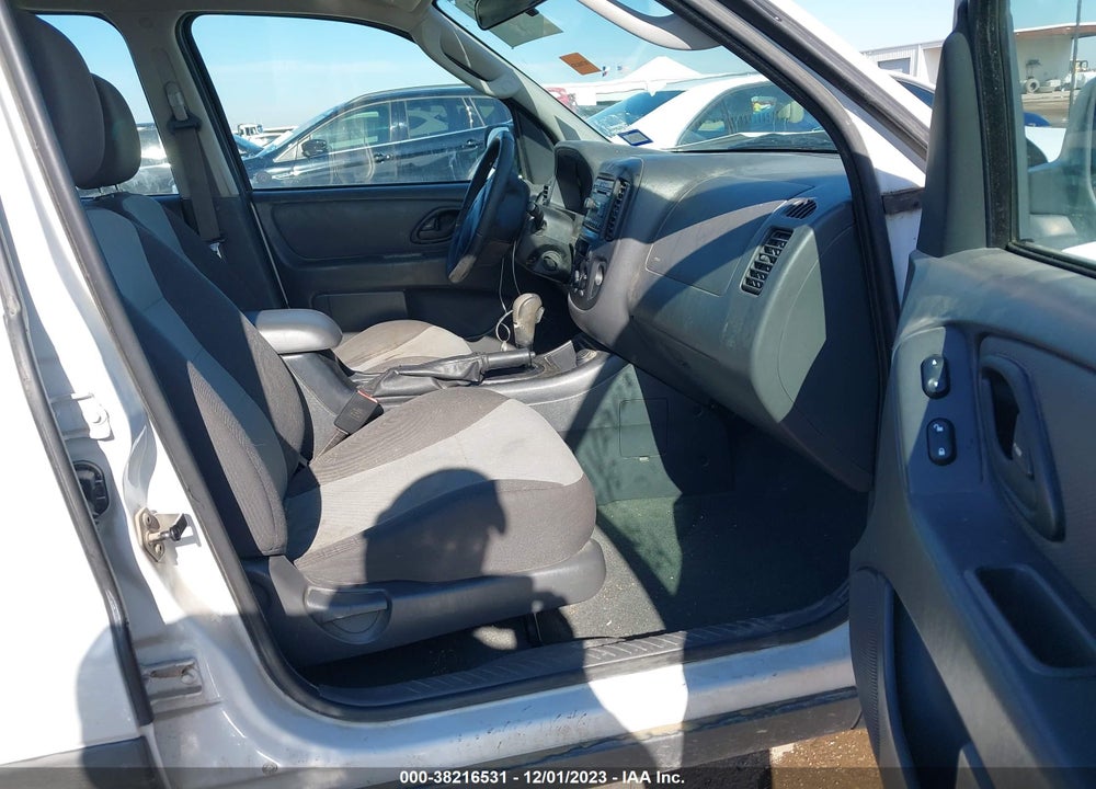 2006 FORD ESCAPE XLS/XLS MANUAL VIN: 1FMYU02ZX6KA75235