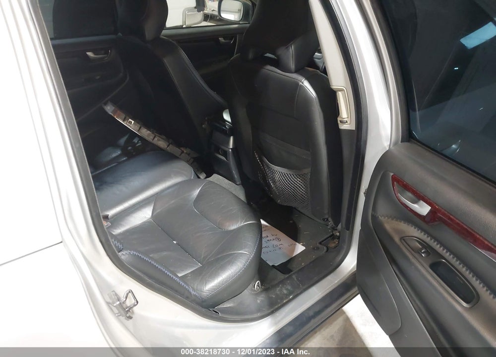 2004 VOLVO XC70 2.5T VIN: YV1SZ59H341172229