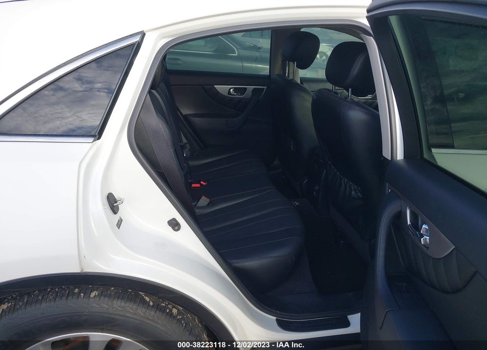 2014 INFINITI QX70 VIN: JN8CS1MU5EM451777