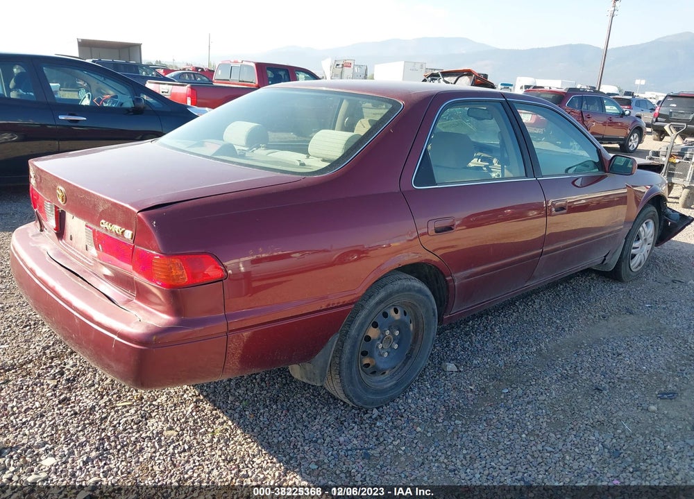 2001 TOYOTA CAMRY LE VIN: JT2BG22K210603931