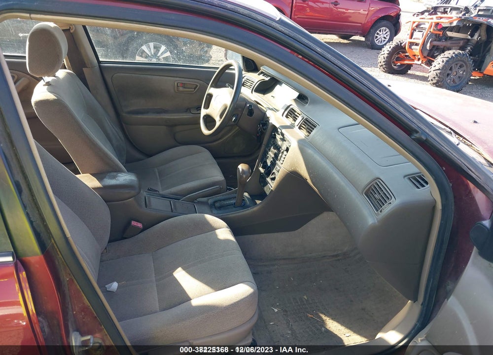 2001 TOYOTA CAMRY LE VIN: JT2BG22K210603931