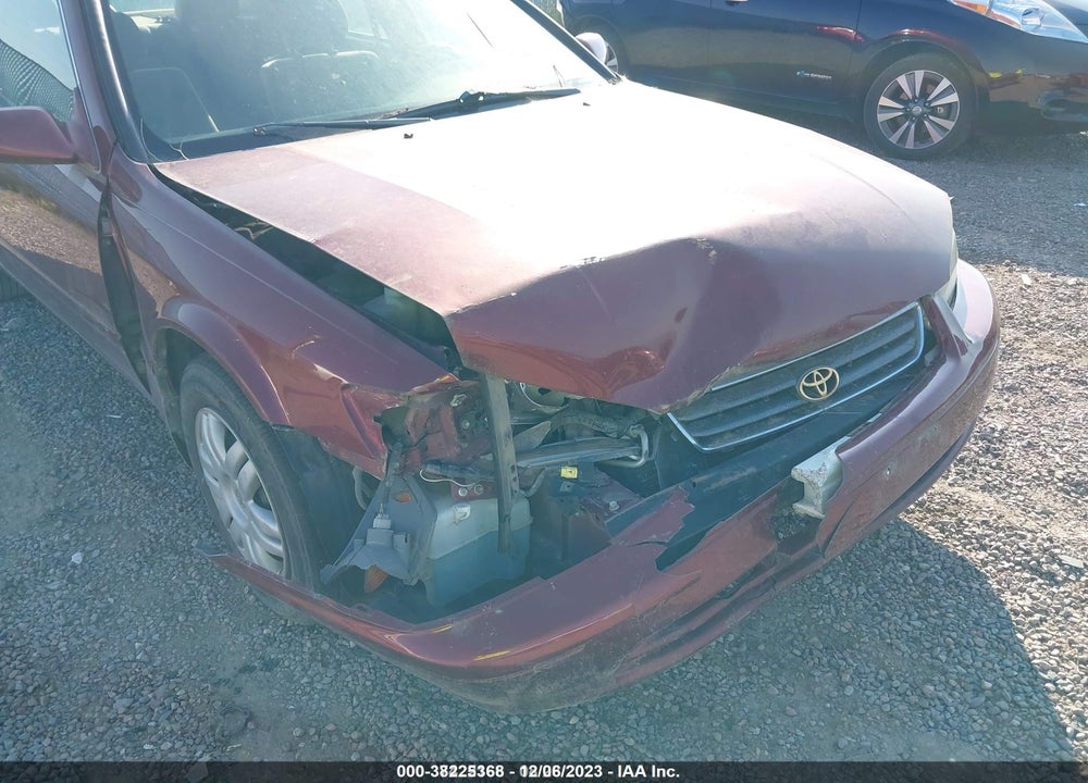 2001 TOYOTA CAMRY LE VIN: JT2BG22K210603931