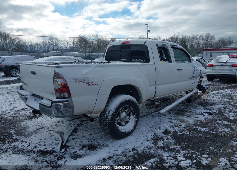 2011 TOYOTA TACOMA BASE V6 VIN: 5TFUU4EN2BX017278