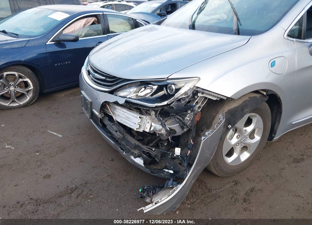 2018 CHRYSLER PACIFICA HYBRID TOURING L VIN: 2C4RC1L76JR175647