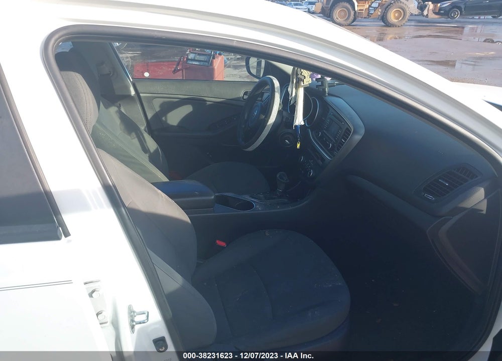 2015 KIA OPTIMA LX VIN: KNAGM4A78F5556961