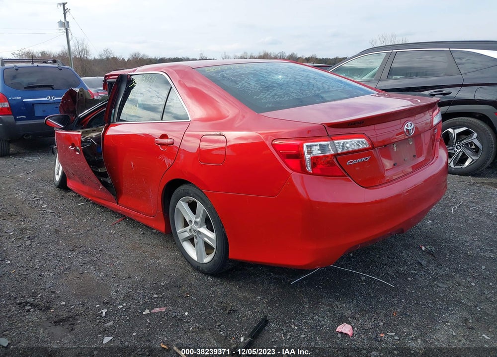2014 TOYOTA CAMRY SE VIN: 4T1BF1FK4EU836668