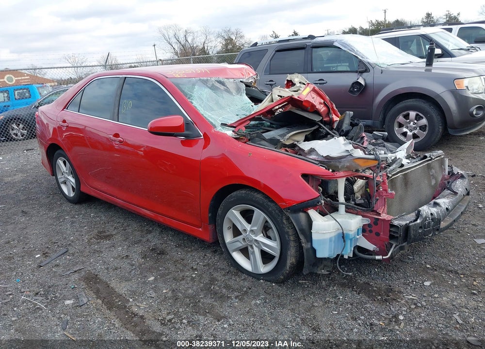 2014 TOYOTA CAMRY SE VIN: 4T1BF1FK4EU836668