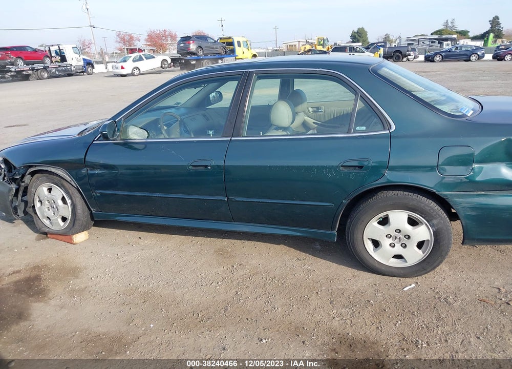 2002 HONDA ACCORD SDN EX W/LEATHER VIN: 1HGCG16522A000582