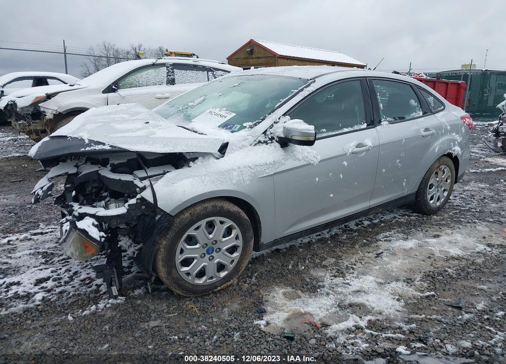 2015 FORD FOCUS SE VIN: 1FADP3F25FL250452