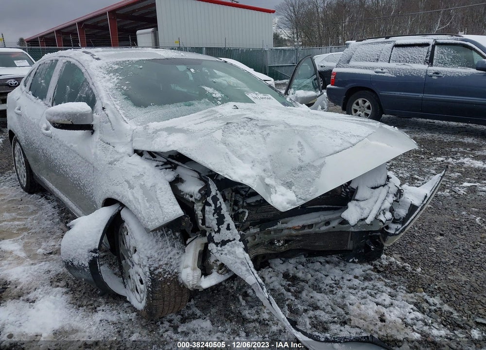2015 FORD FOCUS SE VIN: 1FADP3F25FL250452
