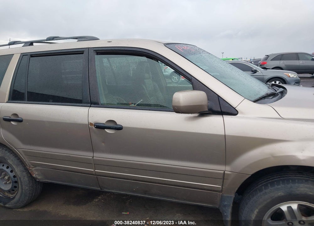 2004 HONDA PILOT EX-L VIN: 2HKYF18704H537324