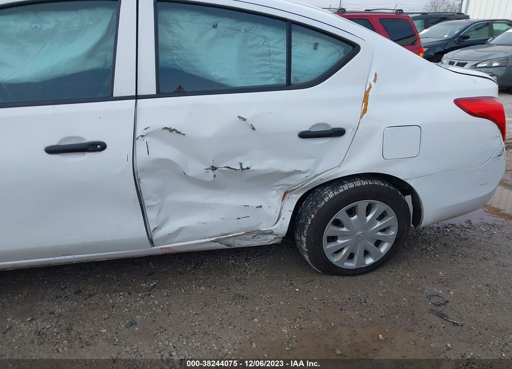 2013 NISSAN VERSA 1.6 S+ VIN: 3N1CN7AP2DL888314