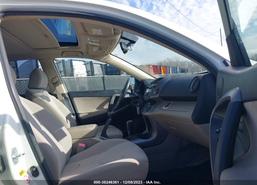 2008 TOYOTA RAV4 LIMITED VIN: JTMZD31V985097902