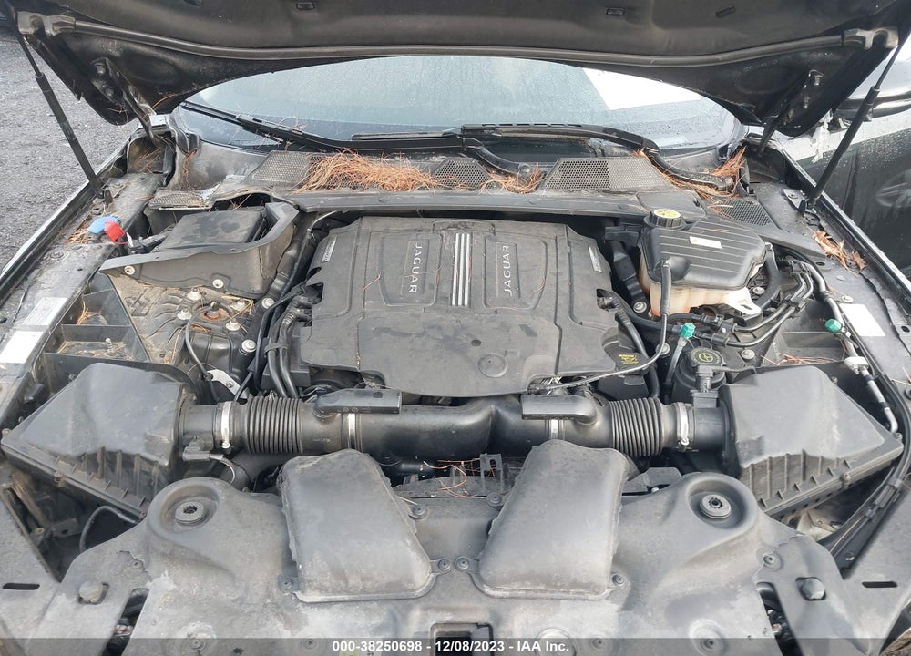 2014 JAGUAR XJ VIN: SAJWA1CZXE8V74400