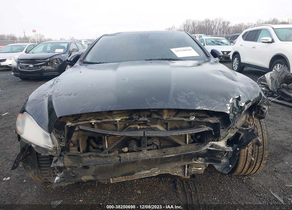 2014 JAGUAR XJ VIN: SAJWA1CZXE8V74400