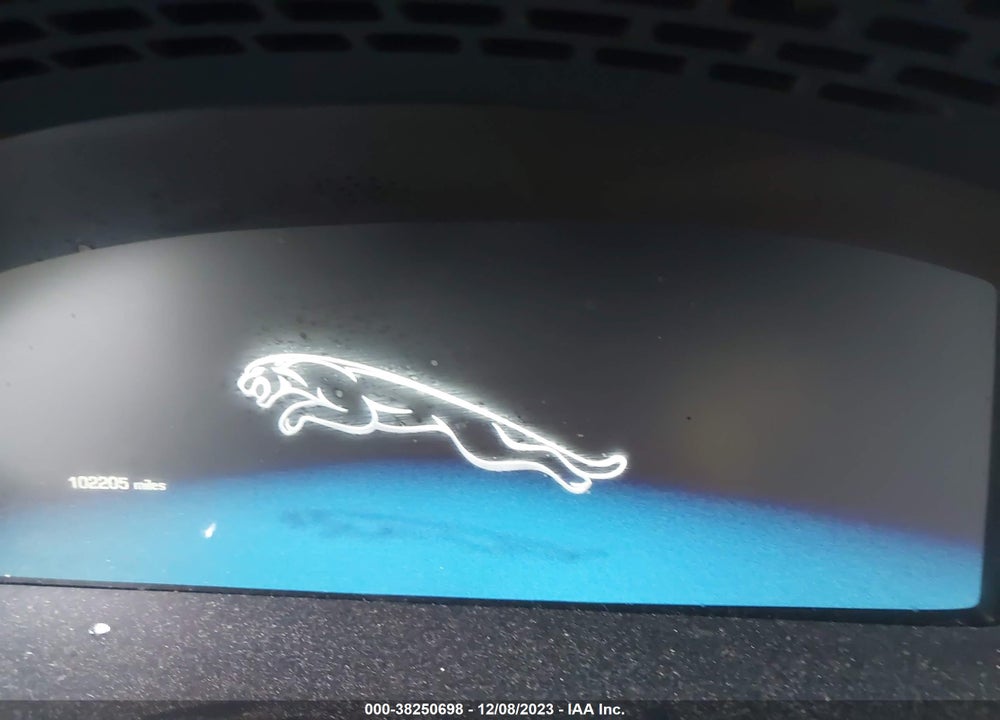 2014 JAGUAR XJ VIN: SAJWA1CZXE8V74400