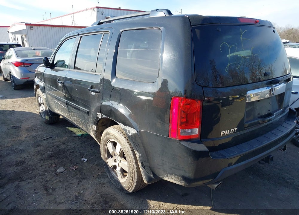 2011 HONDA PILOT EX-L VIN: 5FNYF4H56BB064010