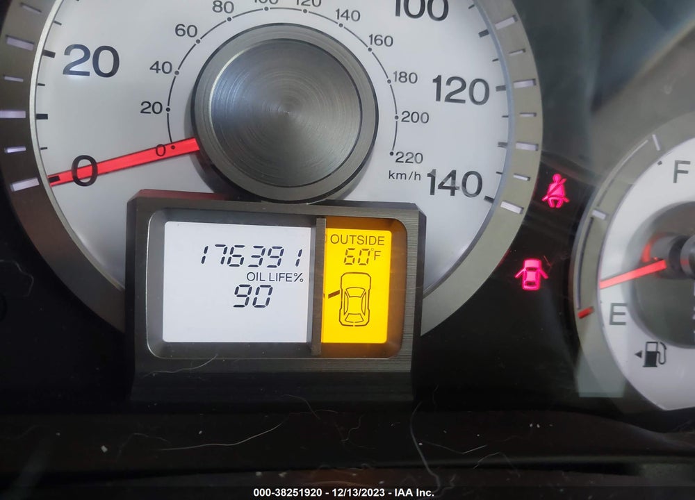 2011 HONDA PILOT EX-L VIN: 5FNYF4H56BB064010