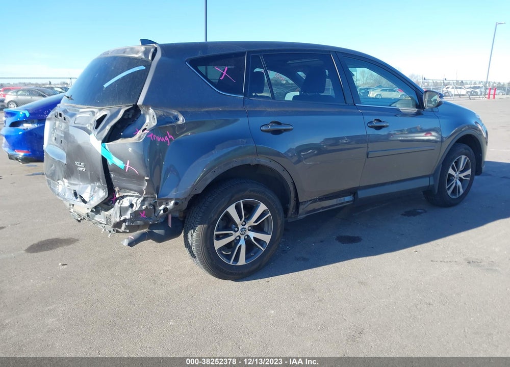 2018 TOYOTA RAV4 XLE VIN: JTMRFREV7JJ185075