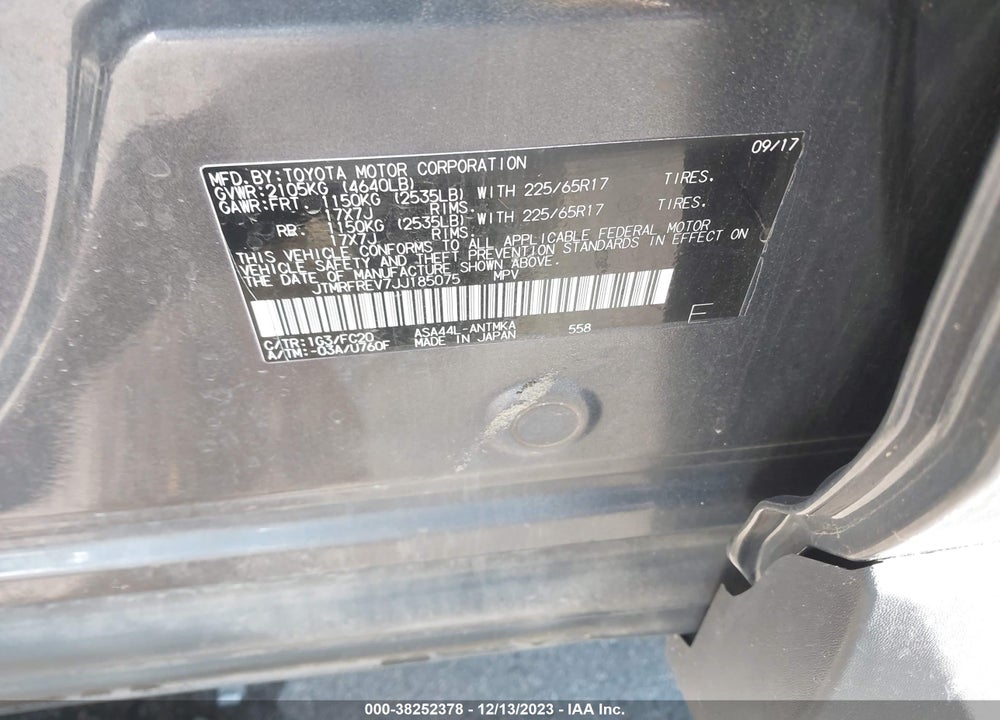 2018 TOYOTA RAV4 XLE VIN: JTMRFREV7JJ185075