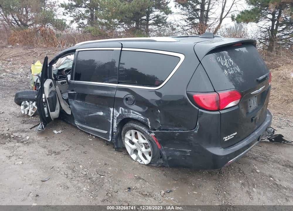 2018 CHRYSLER PACIFICA TOURING L PLUS VIN: 2C4RC1EG4JR352581