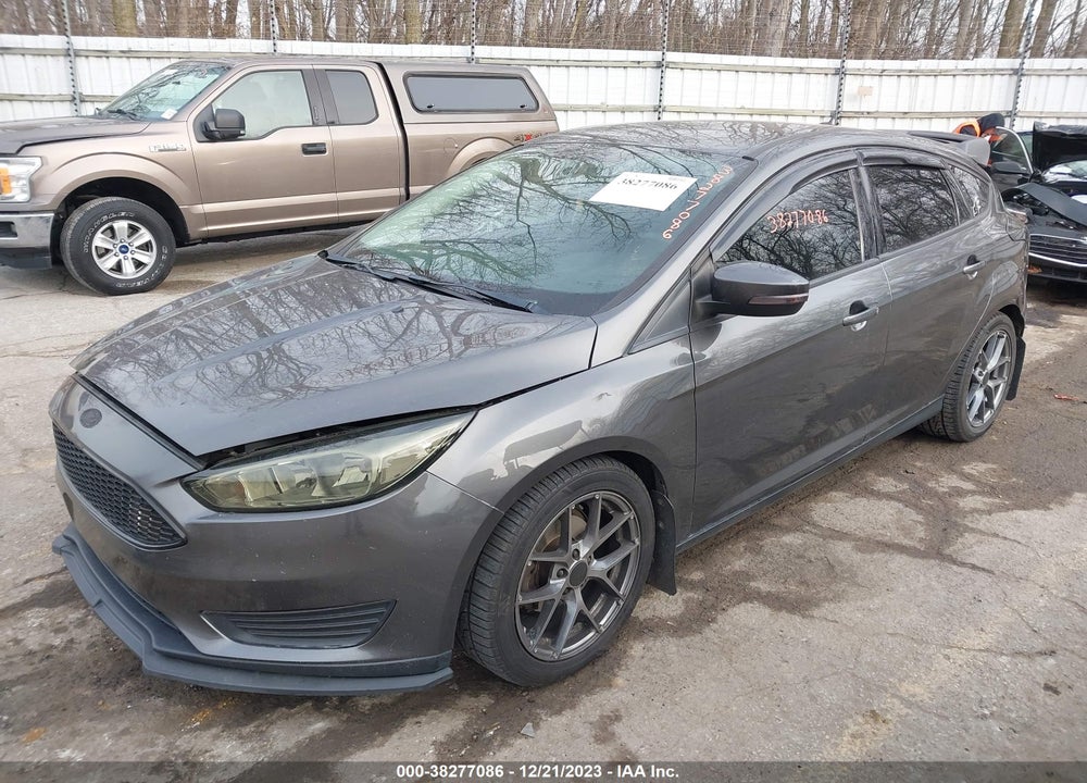 2015 FORD FOCUS SE VIN: 1FADP3K29FL243591