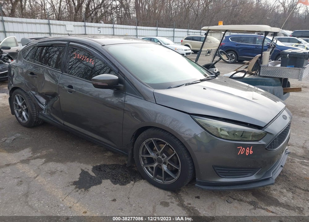 2015 FORD FOCUS SE VIN: 1FADP3K29FL243591