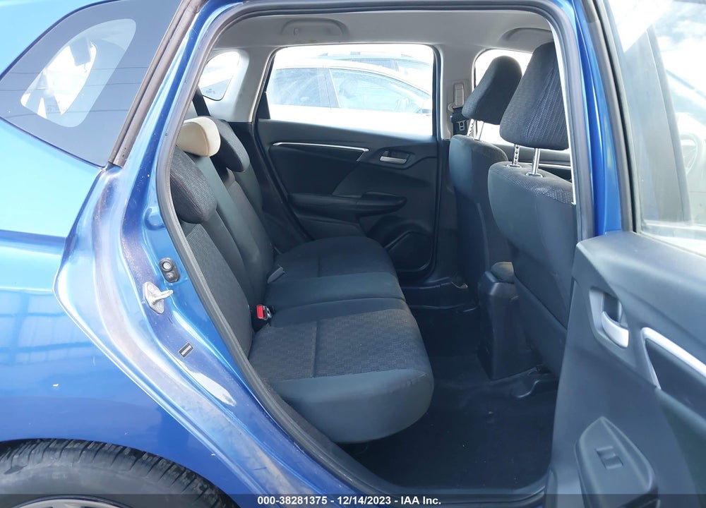 2015 HONDA FIT LX VIN: 3HGGK5H53FM764387