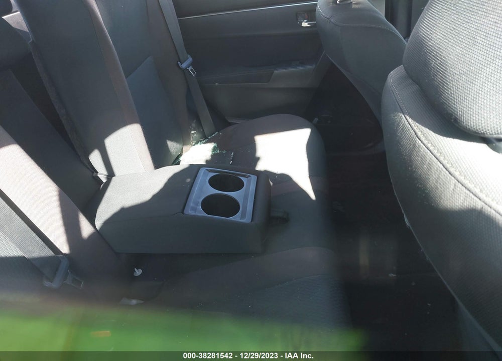 2019 TOYOTA COROLLA LE VIN: 2T1BURHE0KC241700